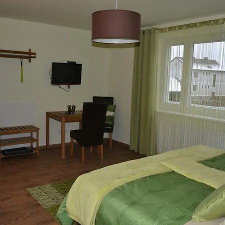 فندق مبيت وإفطار Gastezimmer Gerlinde Schwarzau am Steinfelde