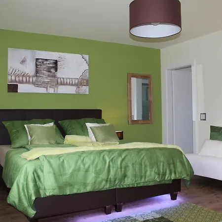 Gastezimmer Gerlinde 3* Schwarzau am Steinfelde