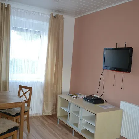 Gastezimmer Gerlinde 3* Schwarzau am Steinfelde