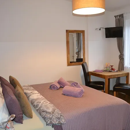 Gastezimmer Gerlinde Schwarzau am Steinfelde